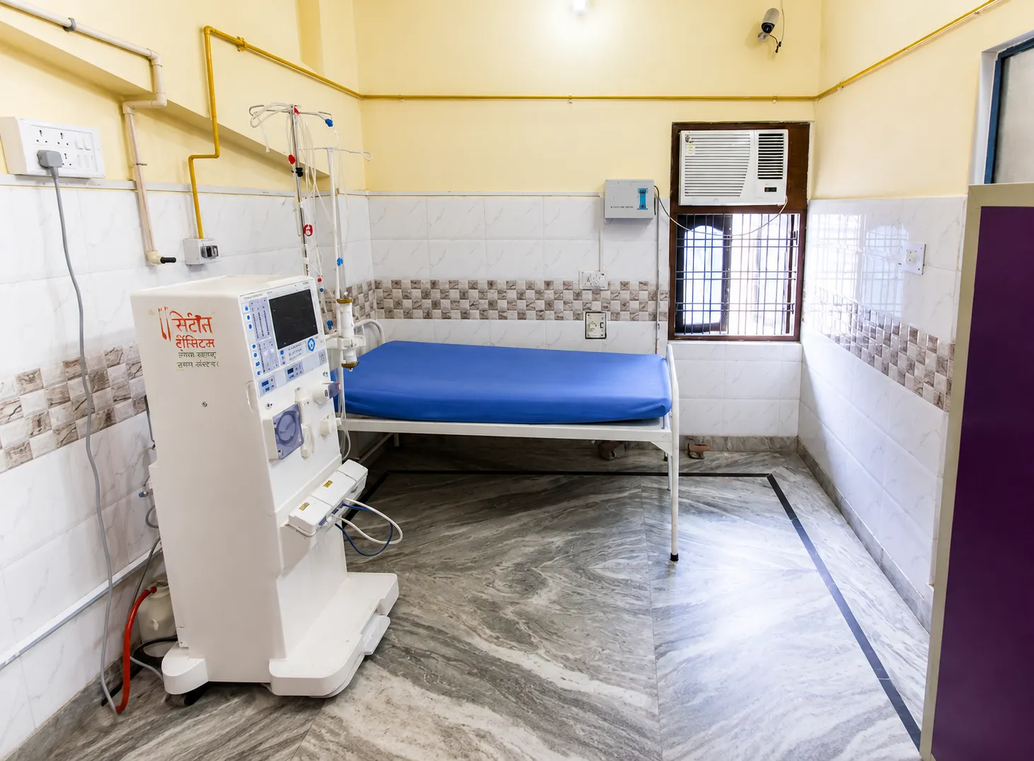  Critical Care Room